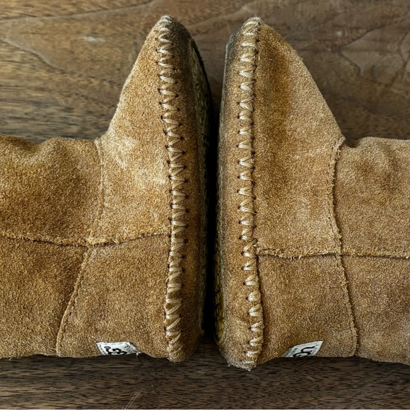 UGG Tan Baby Booties with Cream Lining Size 5 - Picture 6 of 11